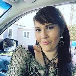 Meet your Posher, Ella